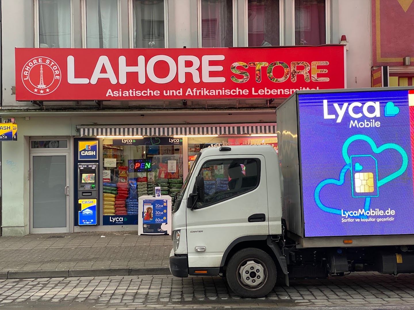 LAHORE STORE · Fotos 1