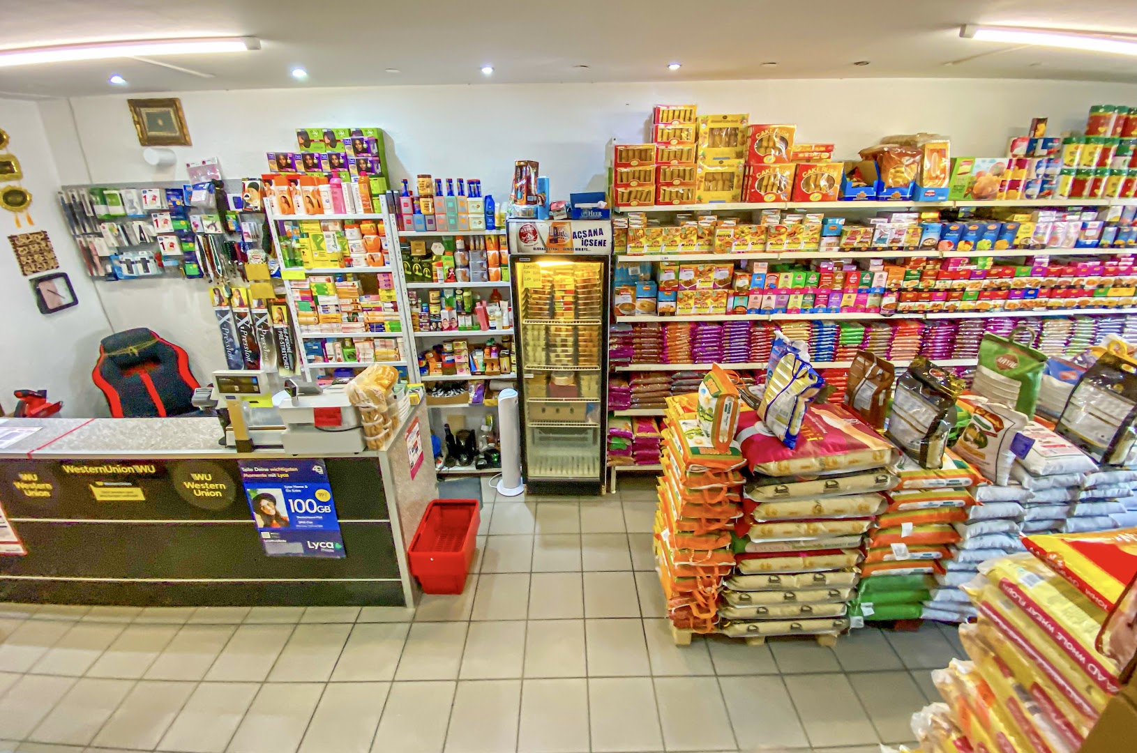 LAHORE STORE · Fotos 3